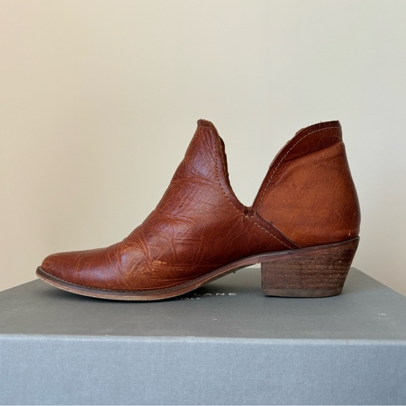 Steve Madden Austin Booties - Picture 3 of 15